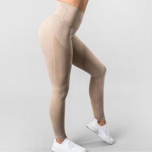 Alphalete aero leggings